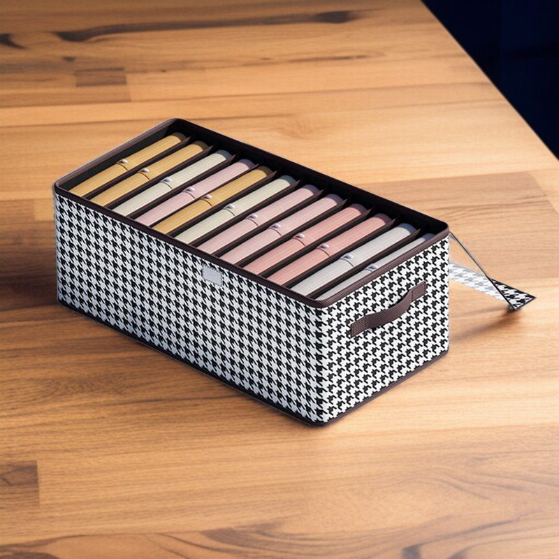 コンパクトに折りたためる収納ボックス