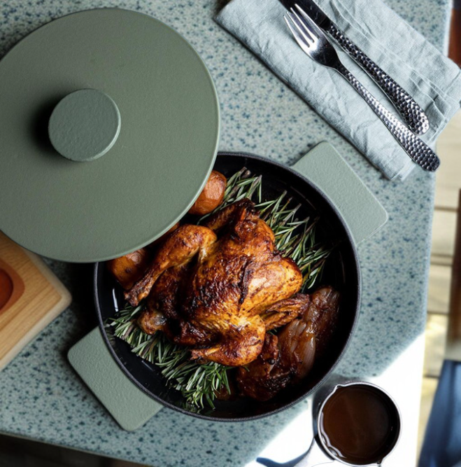 使いやすいデザインのスープ鍋