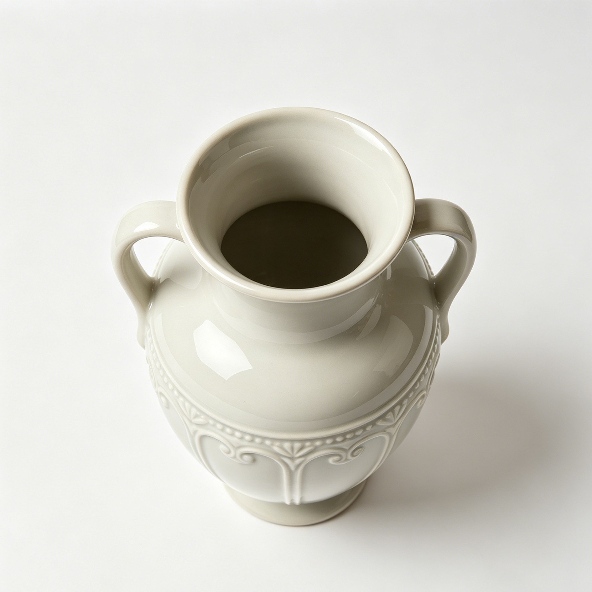 Stilvolle Keramikvase mit Blumen