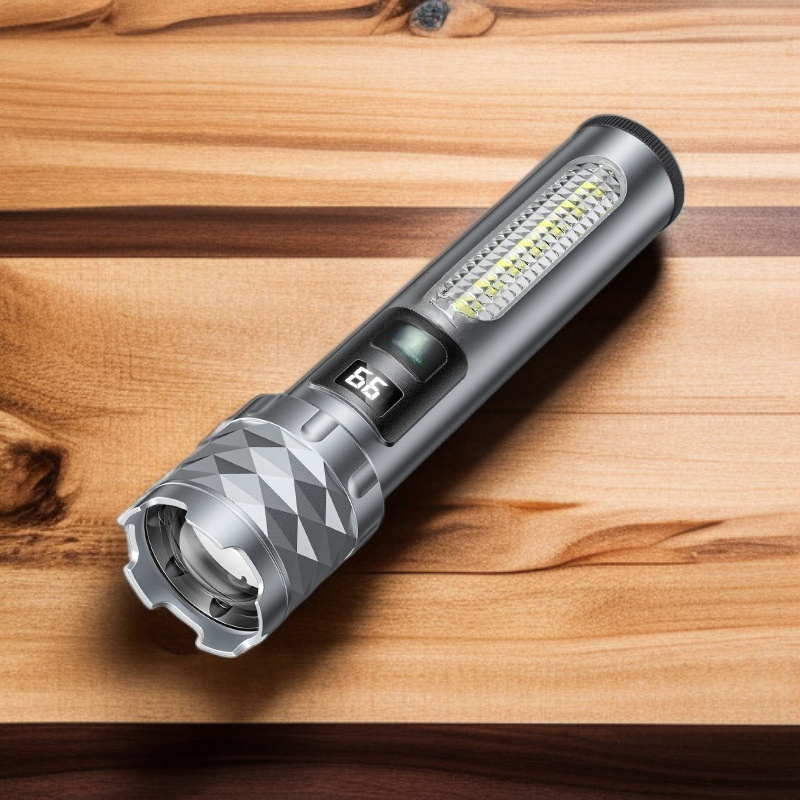 超高輝度懐中電灯
