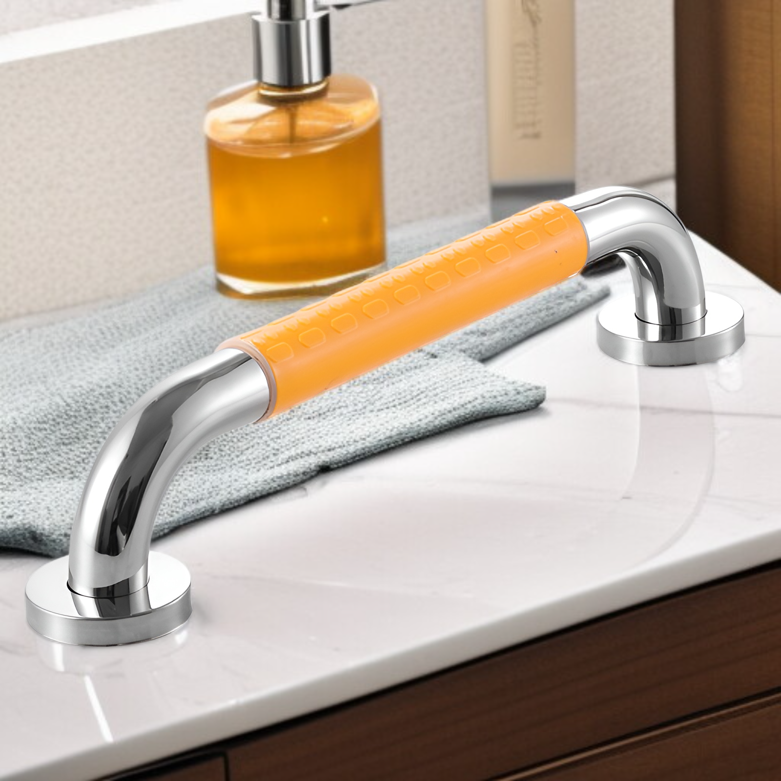 화장실에 노인을 위한 안전 손잡이 설치