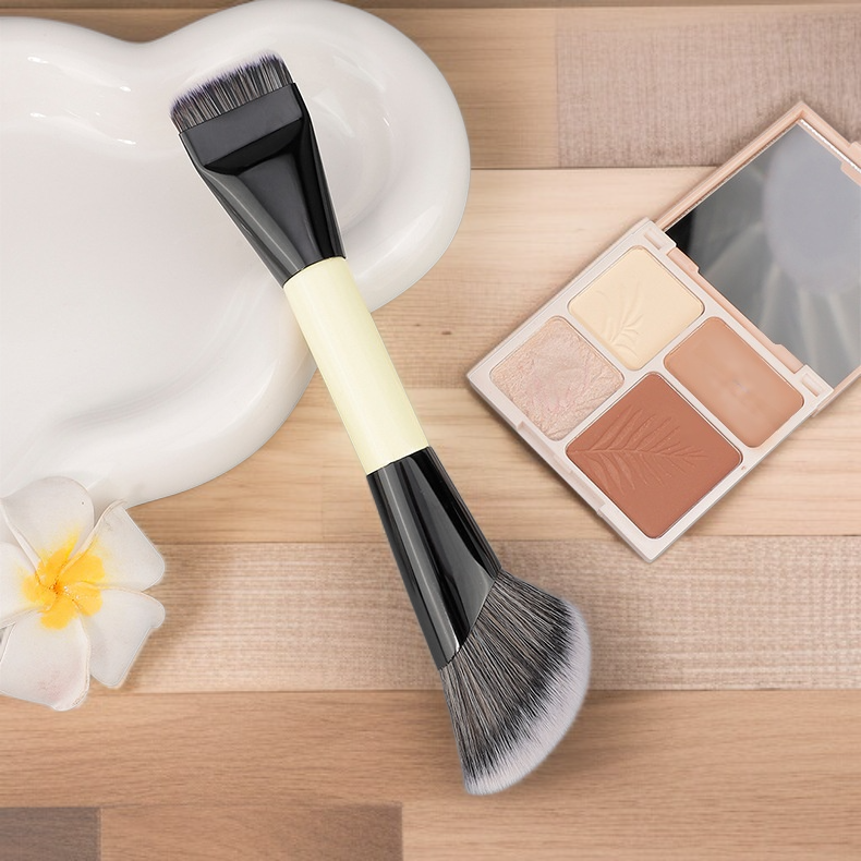 Ergonomic handle dual head brush for flawless makeup finish