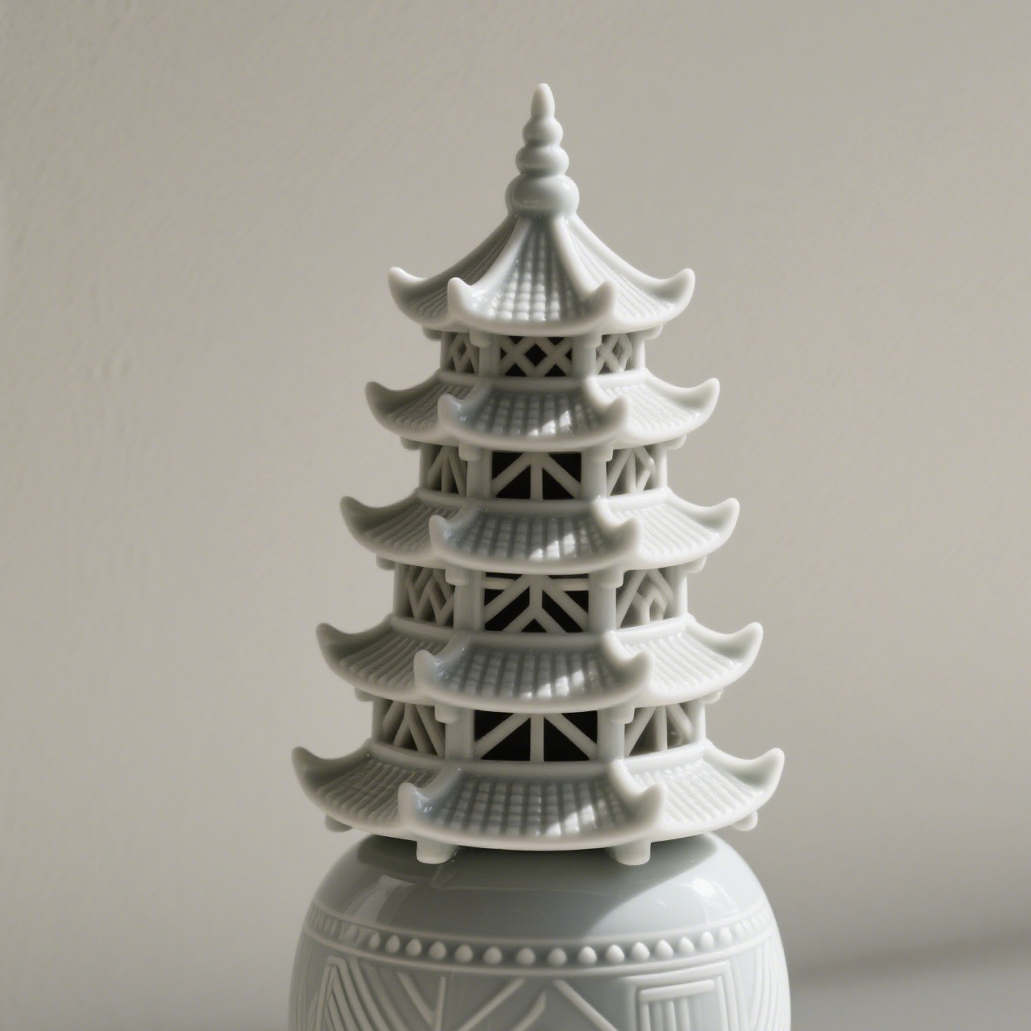  타워형 세라믹 장식품