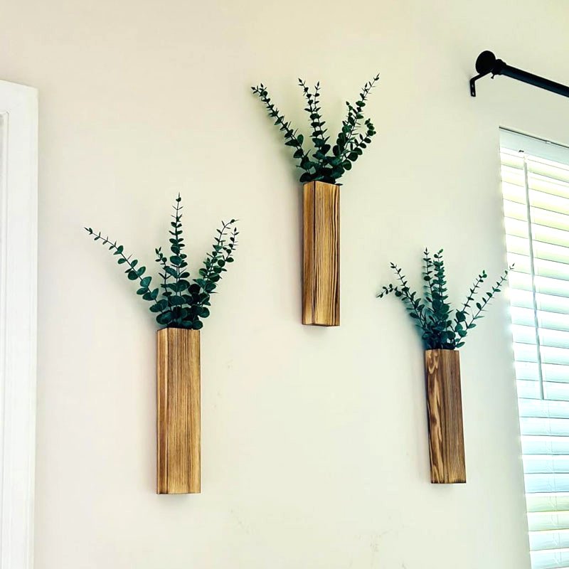 装飾的な木製の壁掛け花瓶