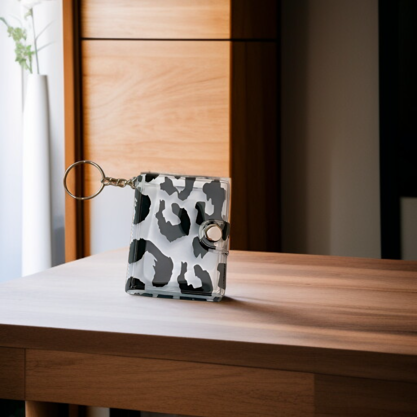 ألبوم صور صغير جديد أنيق بنقشة النمر، مع علا