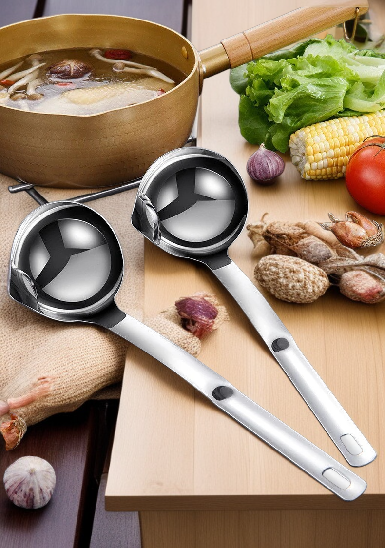Healthy cooking with oil separator ladle