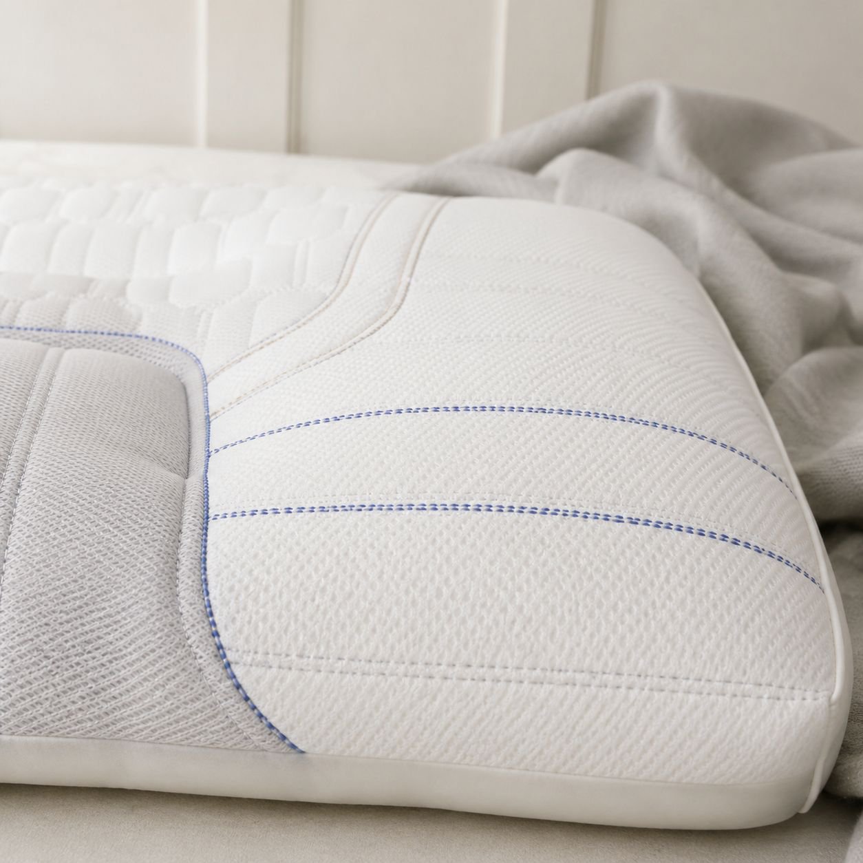 Zero sense comfort pillow for college students