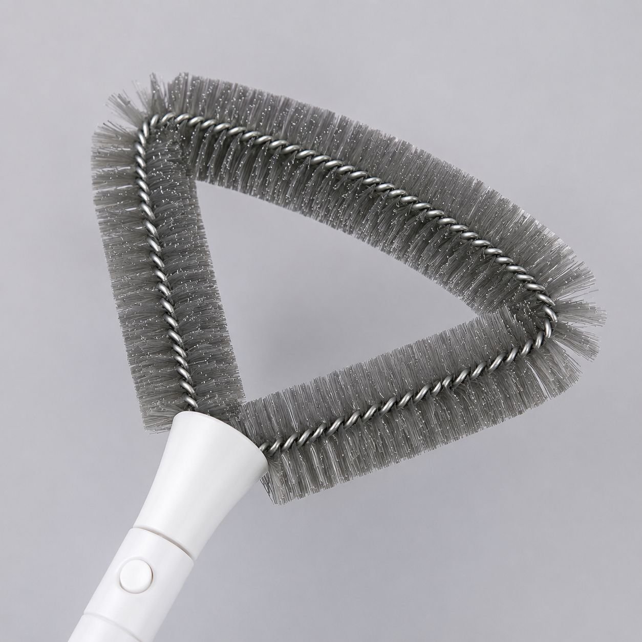 Reusable mesh screen cleaning brush for home windows
