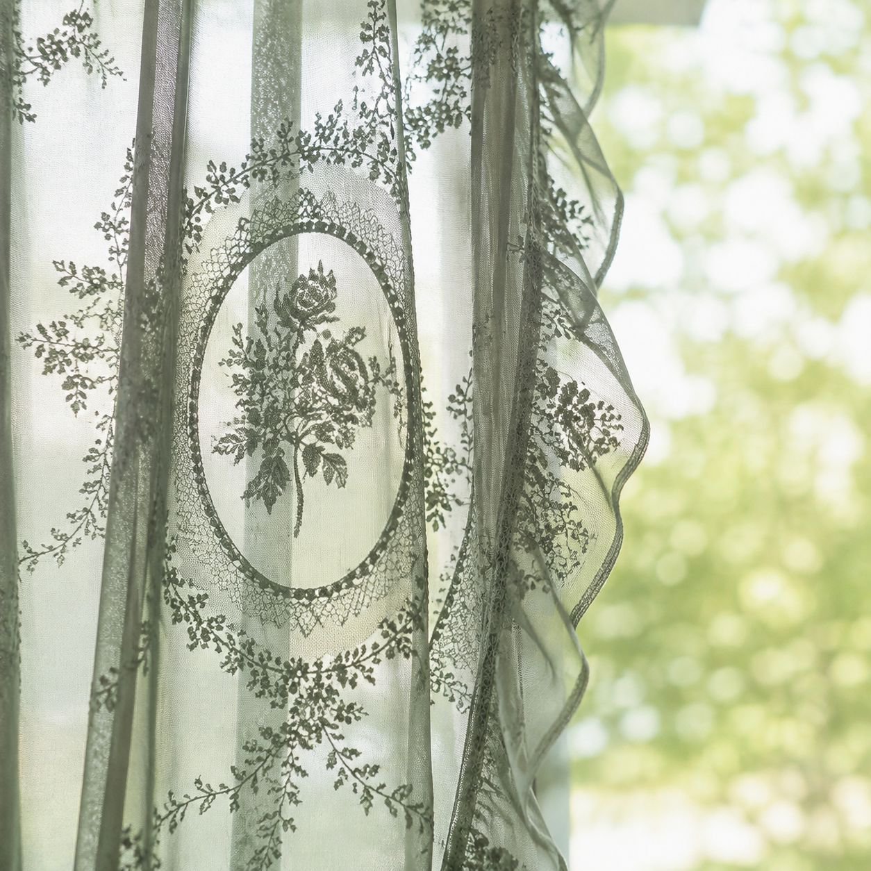 Romantische halbverdunkelnde Spitzen-Gardine mit Rüschen für Landhausstil Wohnzimmer