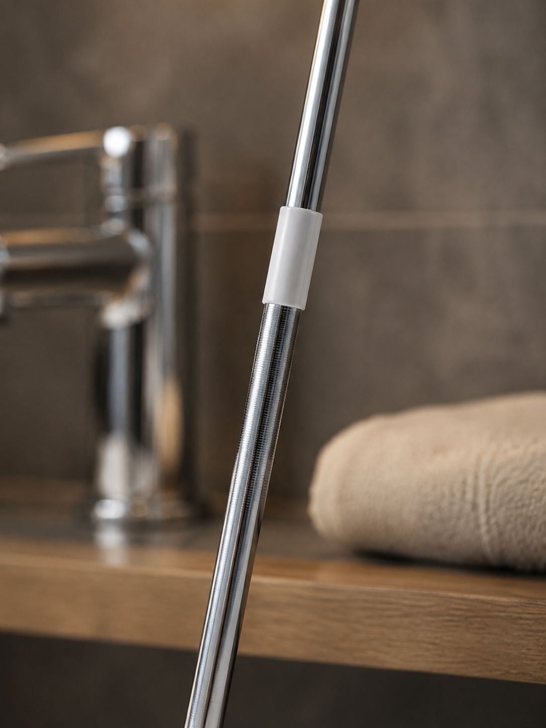 Cepillo resistente para limpiar pisos de baño