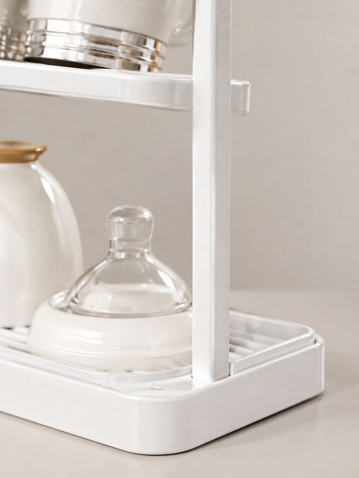 Double-layer drinkware rack designed for efficient air drying