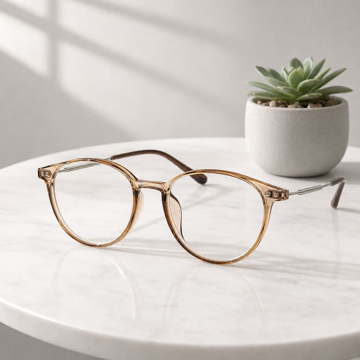 Elegante Seniorenbrille in dunklem Teebraun, ultraleicht mit grauen Gläsern