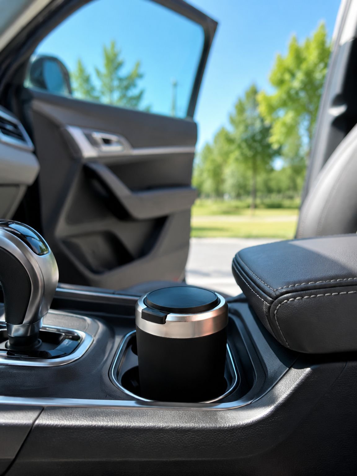 High-quality ashtray for cars with personalized design