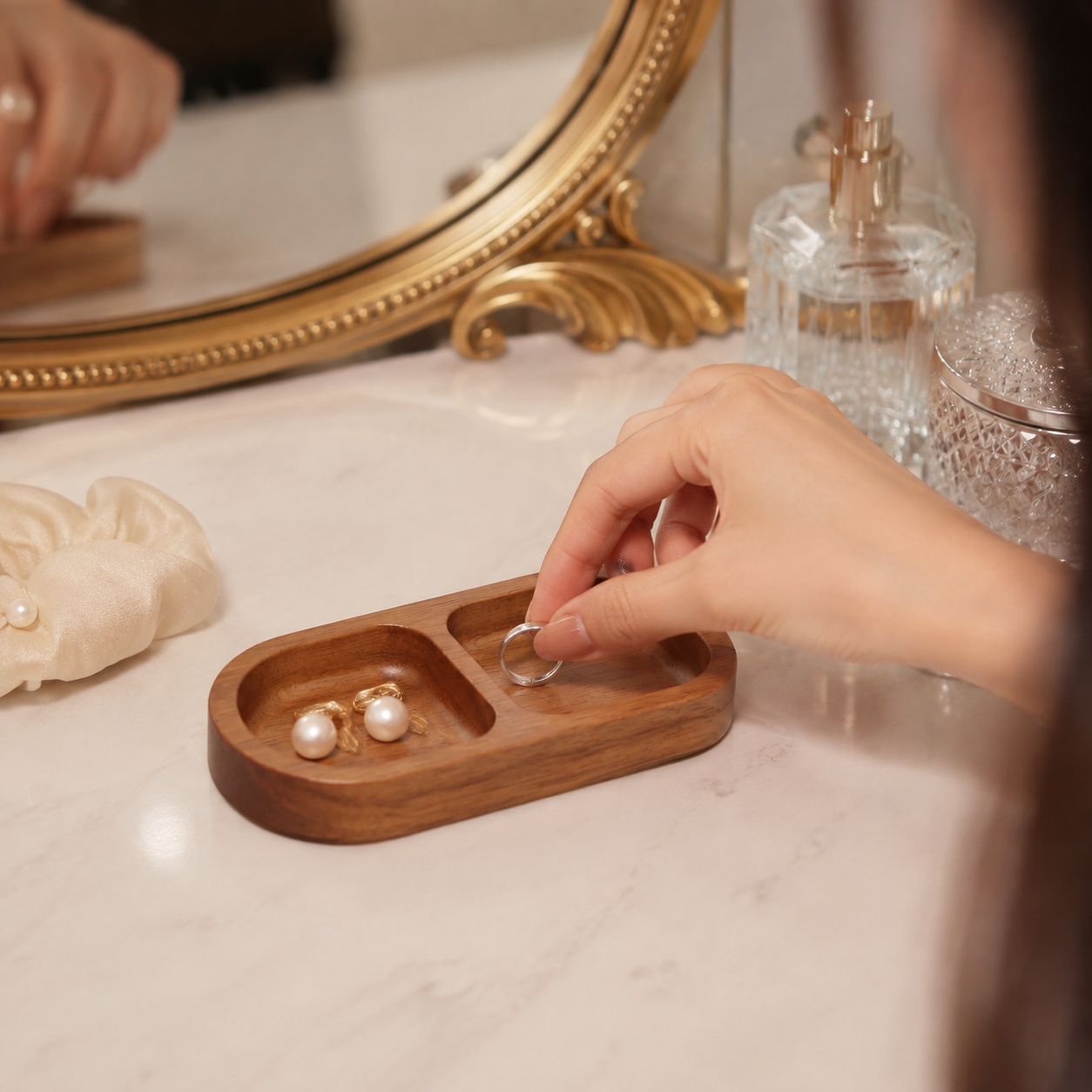 Rangement pratique pour parfums et maquillage