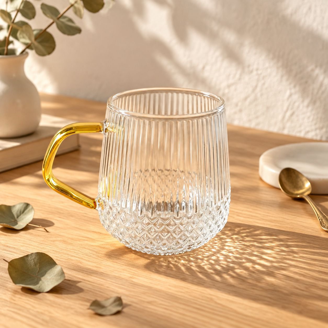 Vaso de vidrio de borosilicato de alta calidad con asa y rayas verticales