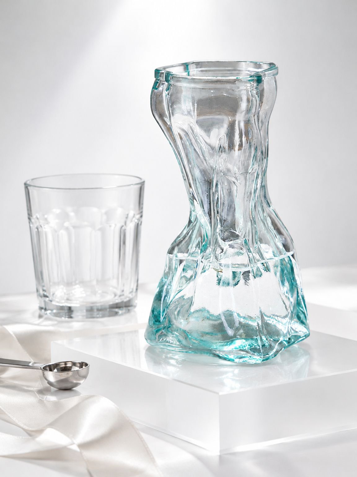 Unique flower vase for home decorations