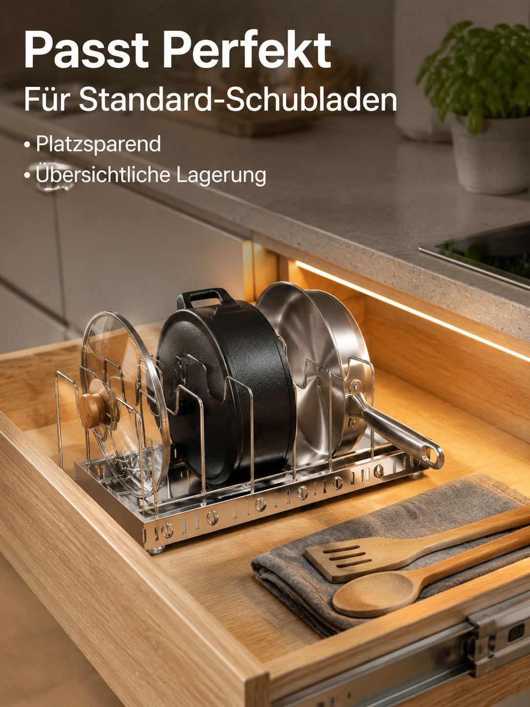 Küchenregal für Töpfe und Teller