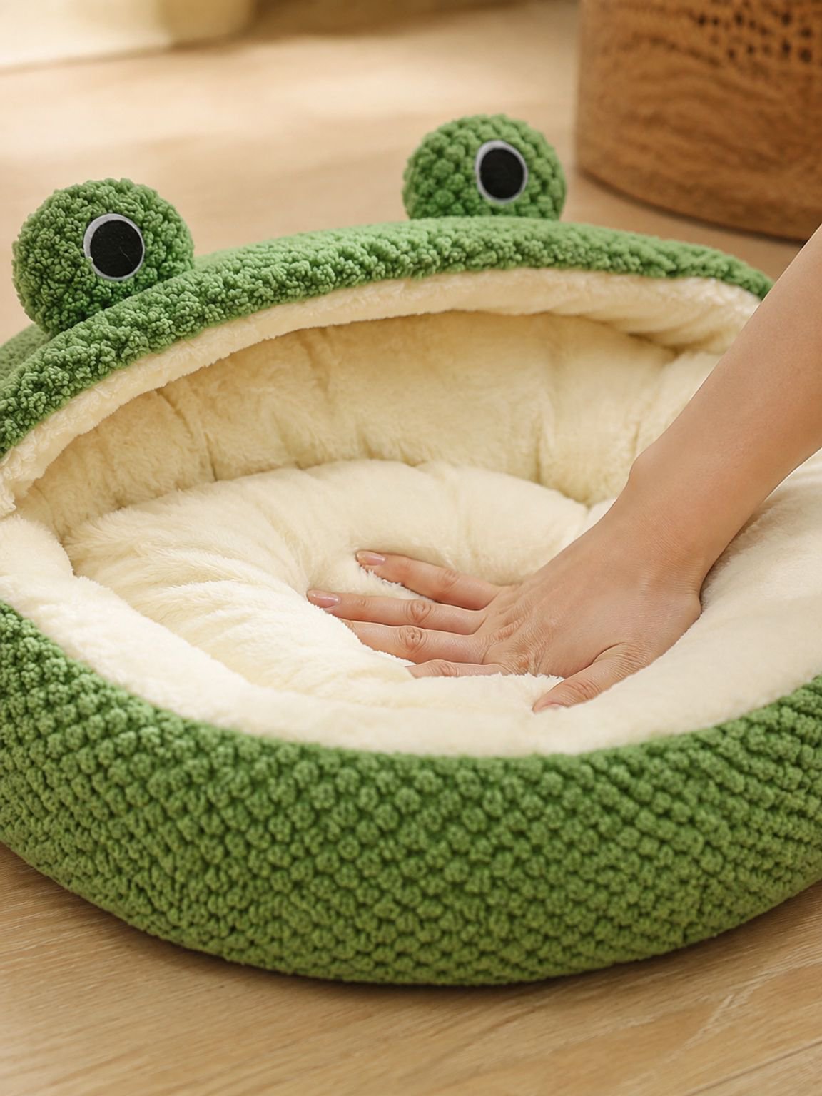 Cama para mascotas rana verde