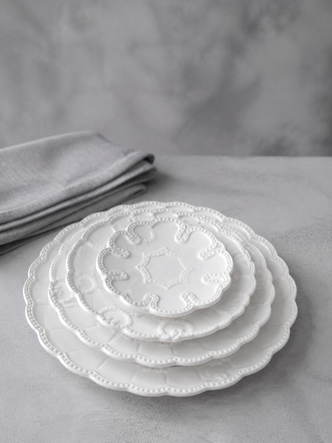 Wholesale Custom Carved Ceramic Plates for Wedding Banquet