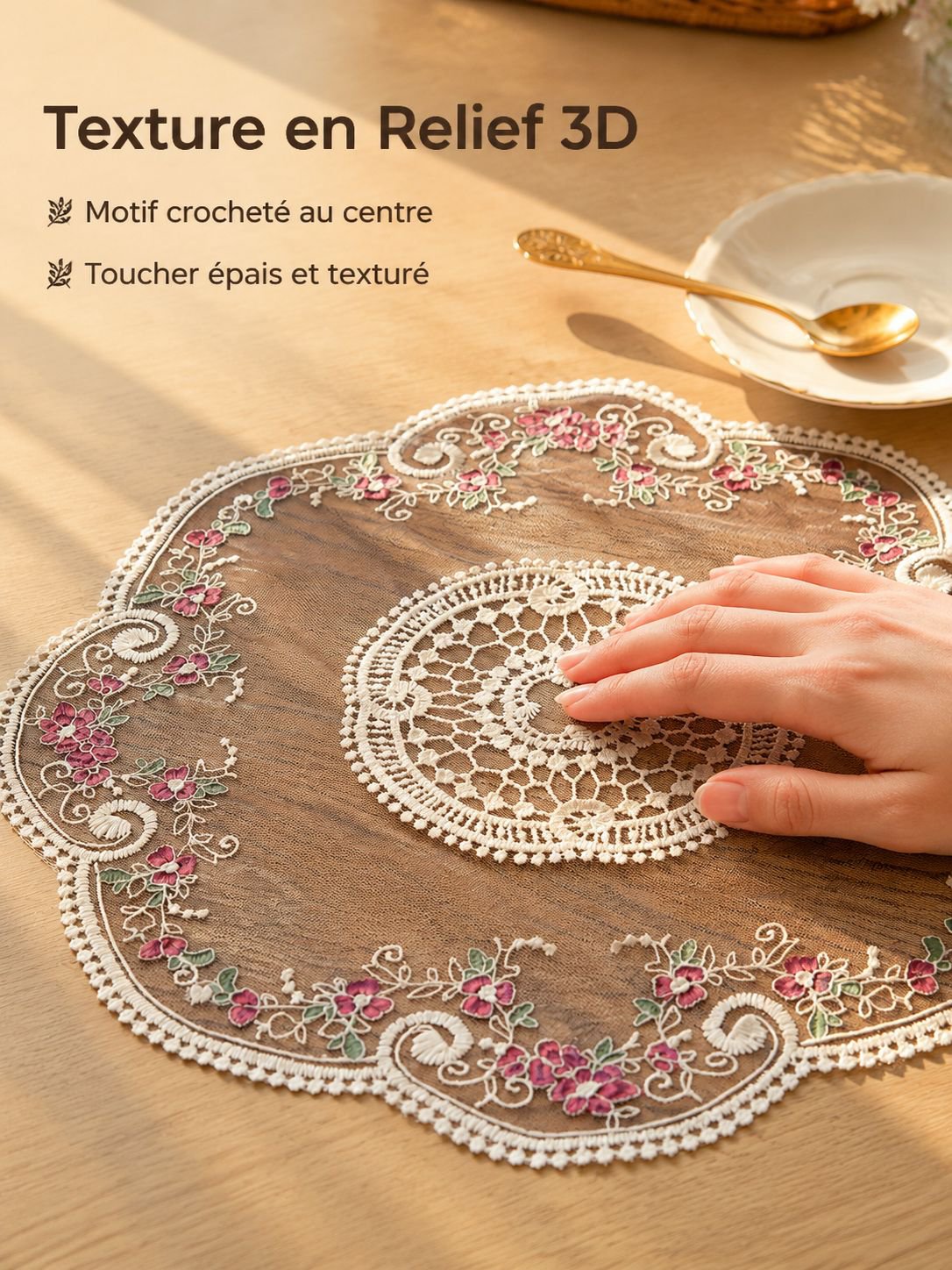 Idée de décoration de table avec une nappe en dentelle française