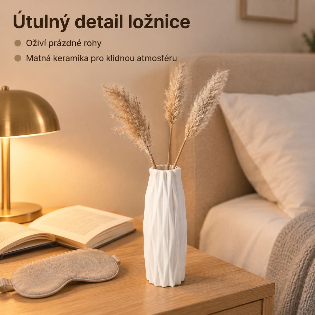 Váza s umělými květinami na ozdobu