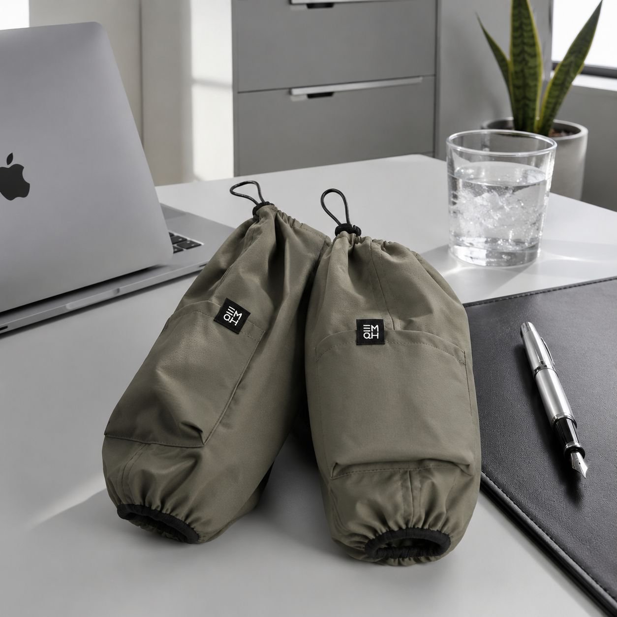 Fashionable women's sleeve protectors, adult office sleeves, stain-resistant and oil-resistant sleev