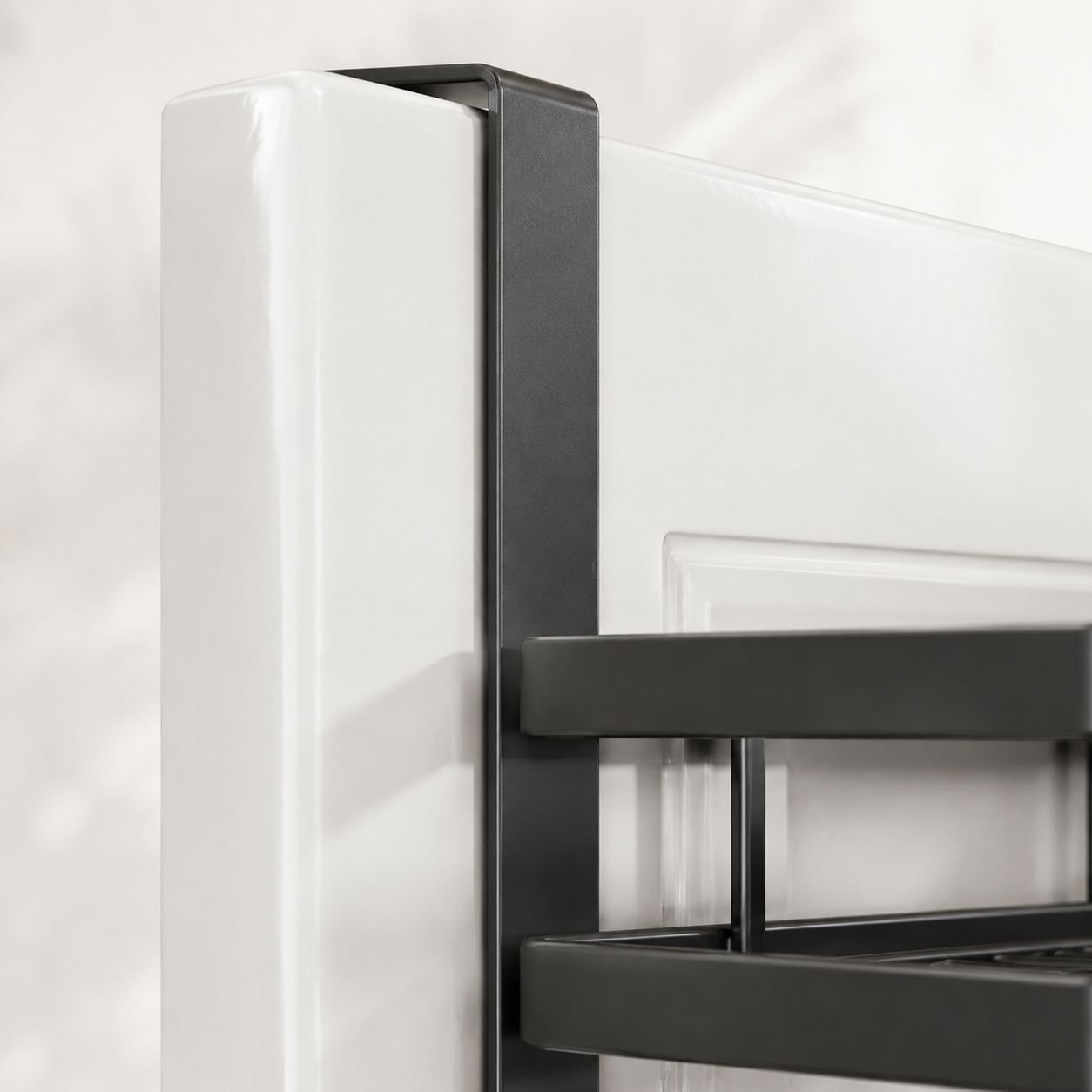 Sturdy and durable door back wall-mounted organizer