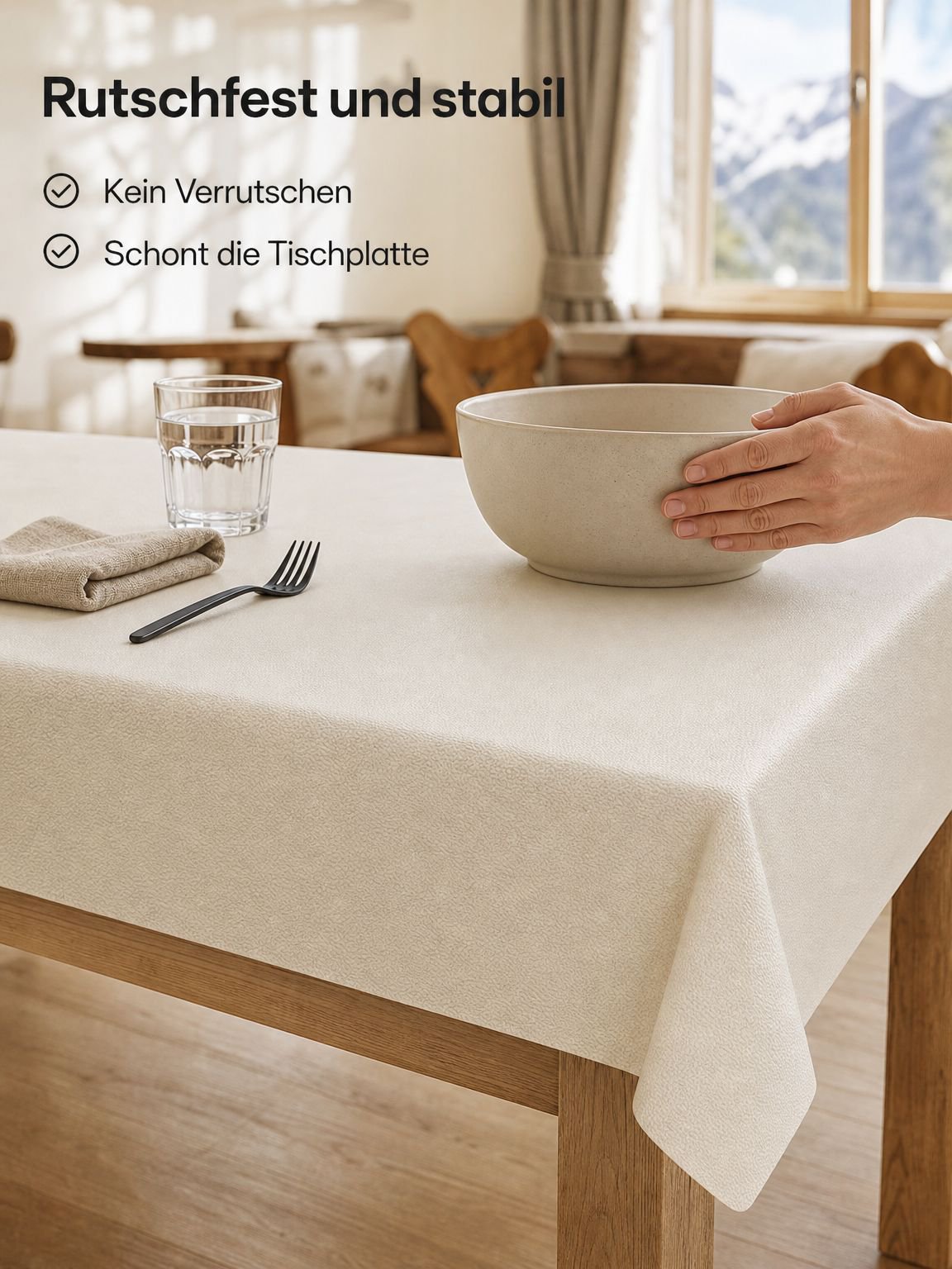 Kunstleder-Tischdecke lässt sich einfach mit einem Tuch reinigen