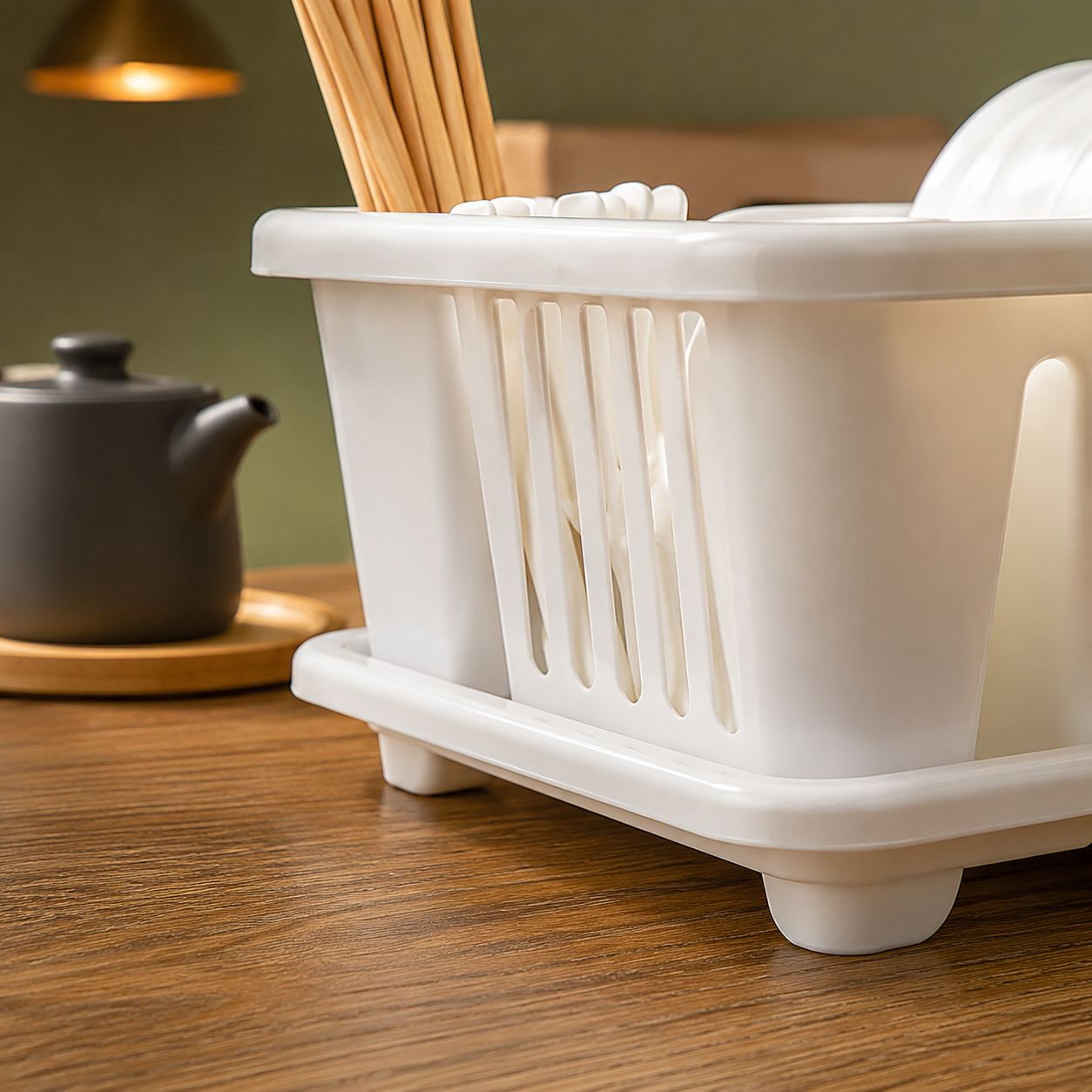 調理器具も収納できる水切り棚