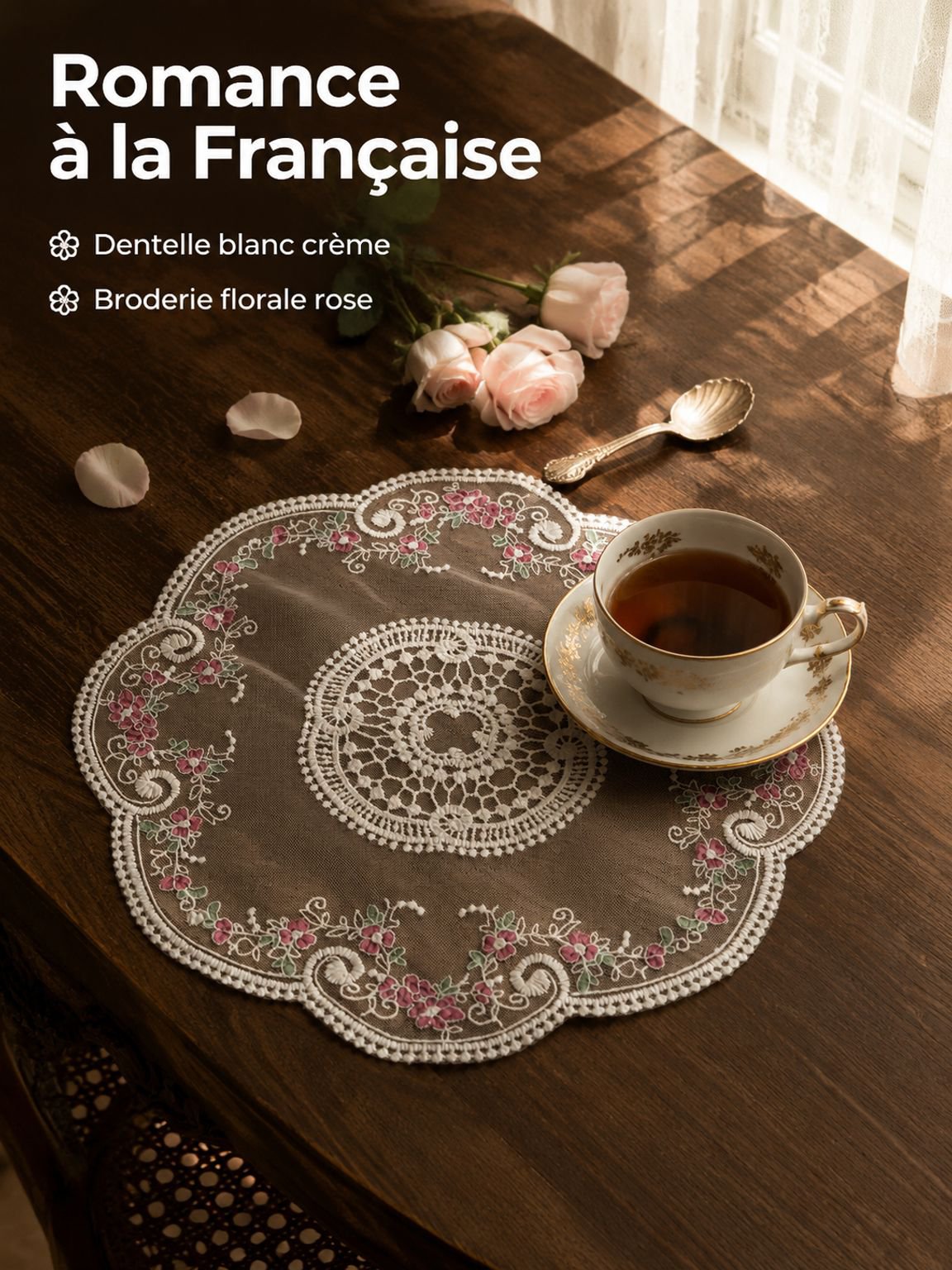 Nappe en tissu décorée de broderie en dentelle française