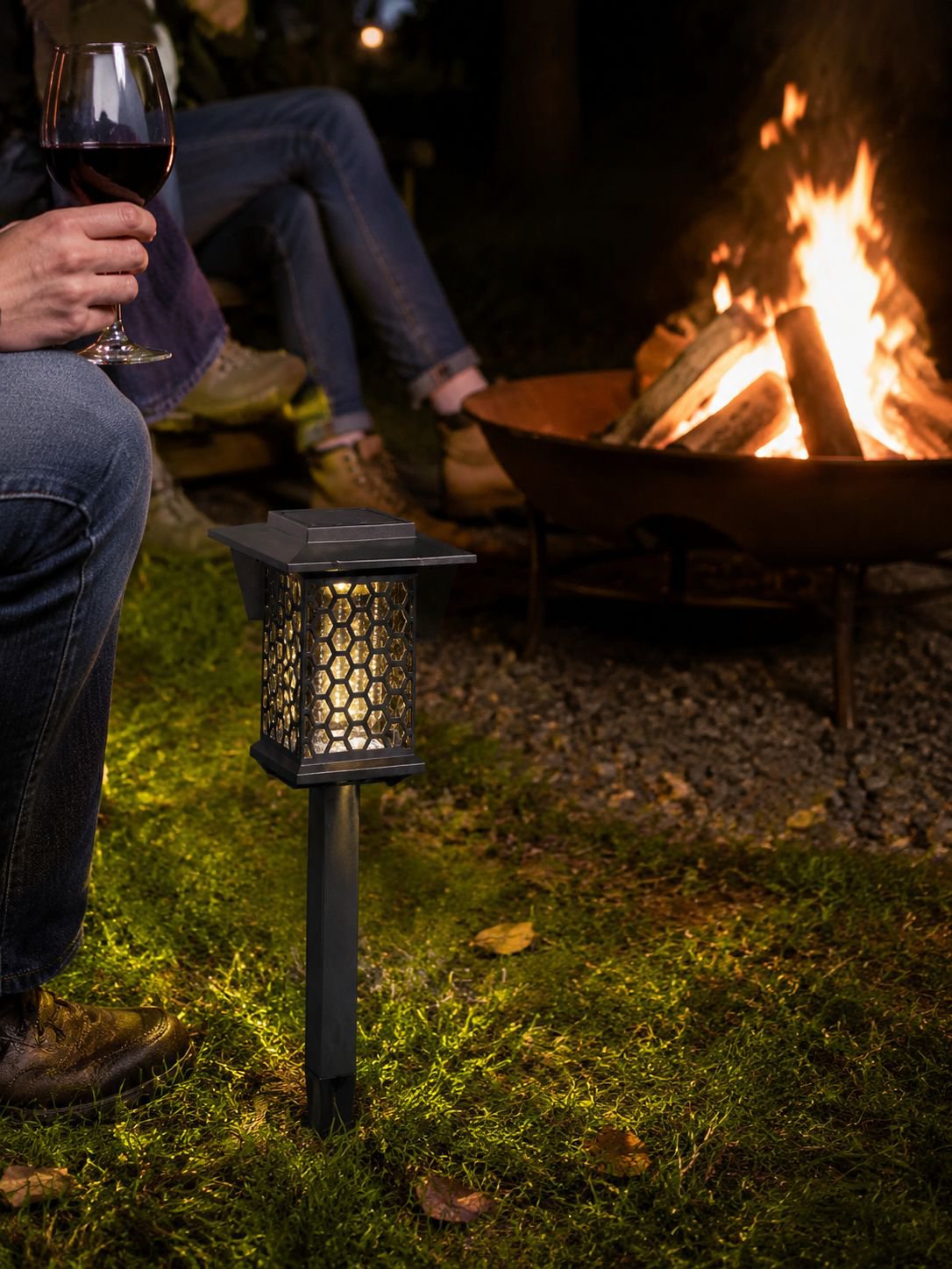 Easy to install solar-powered ground light for gardens