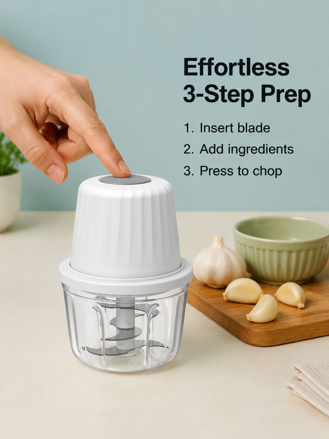 Compact mini chopper for vegetables and garlic
