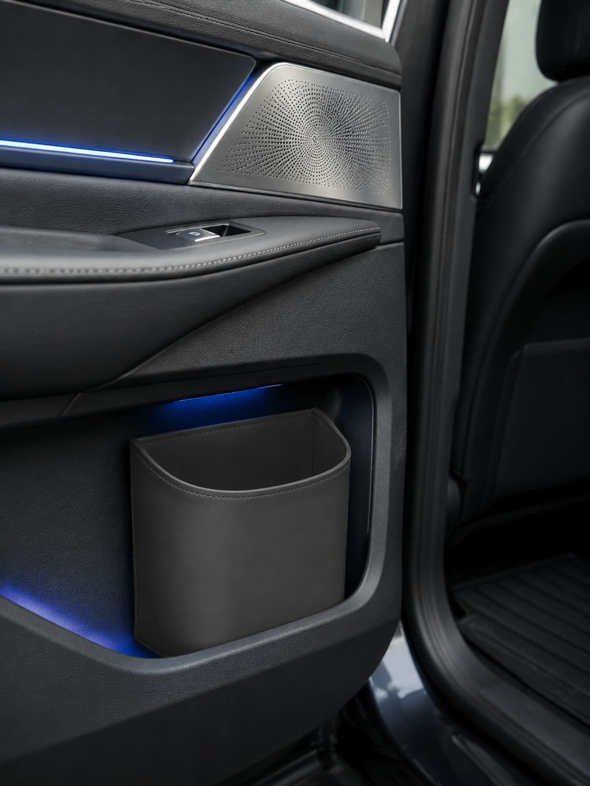 Large capacity multifunctional car storage box in trunk