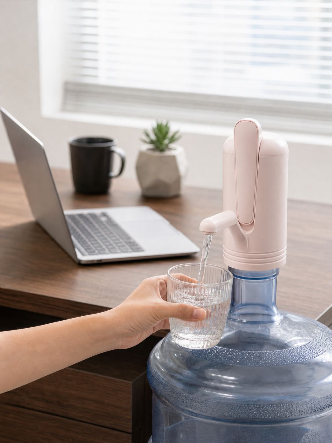 Energy-efficient pure water dispenser for home