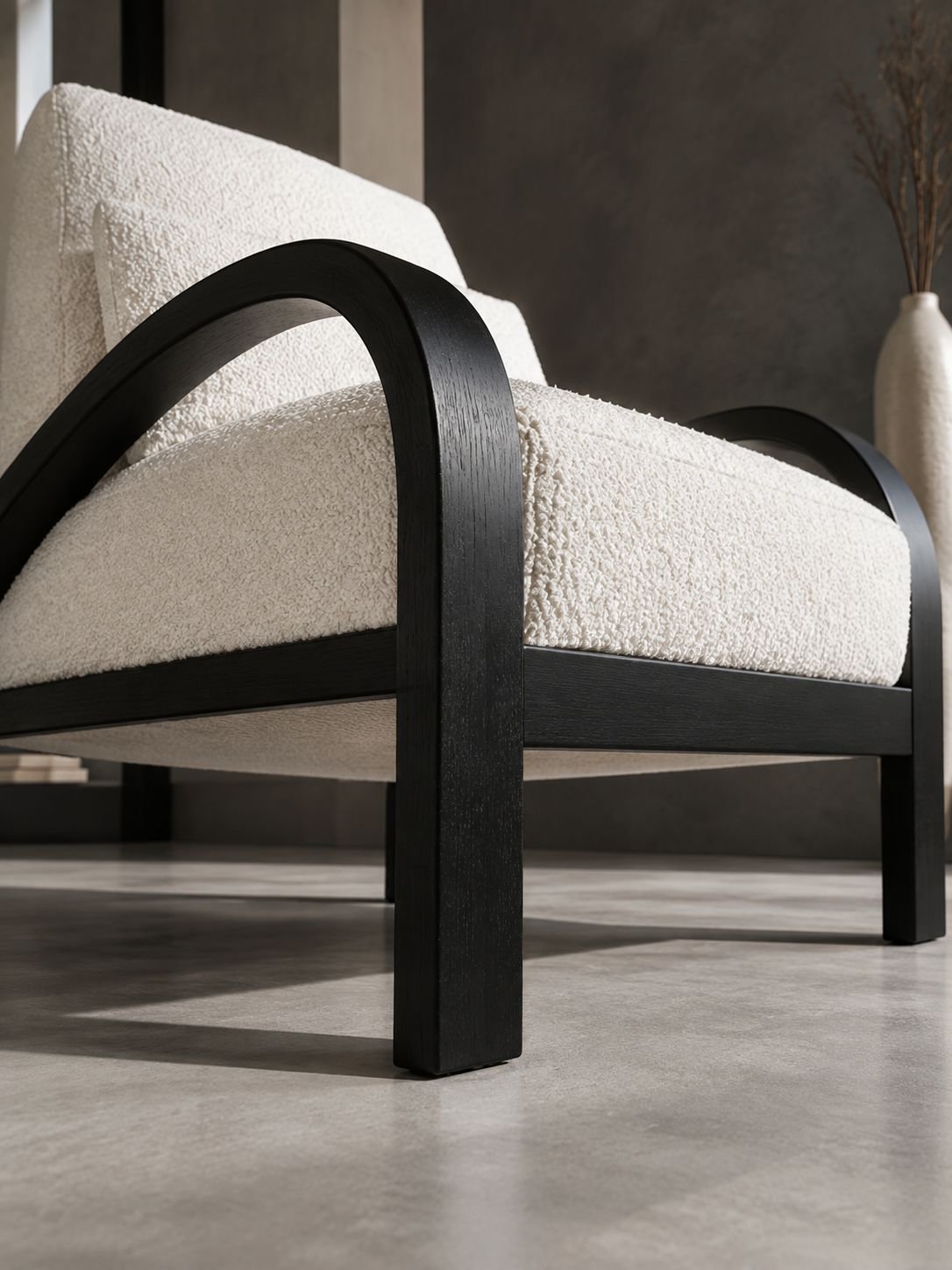 Fauteuil design wabi-sabi avec finition vintage élégante