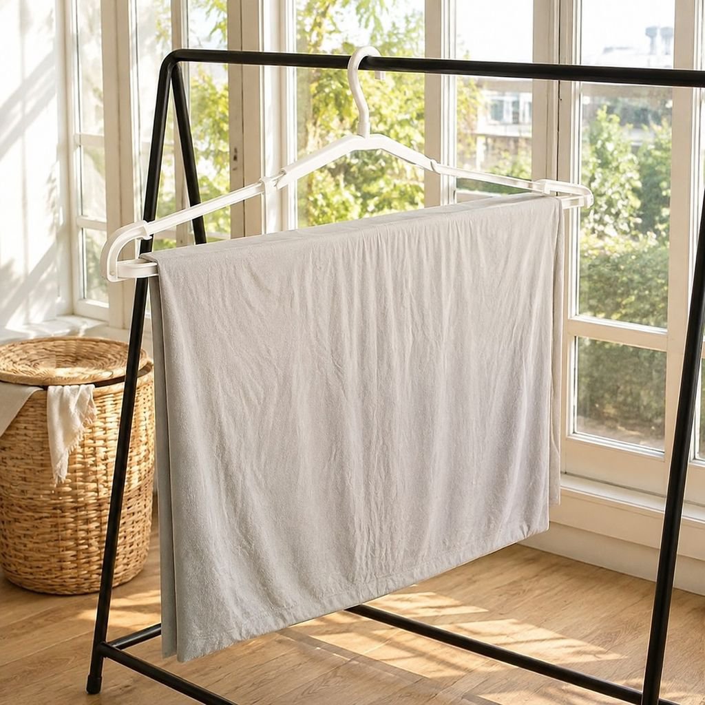 Rotatable hanger design for easy access