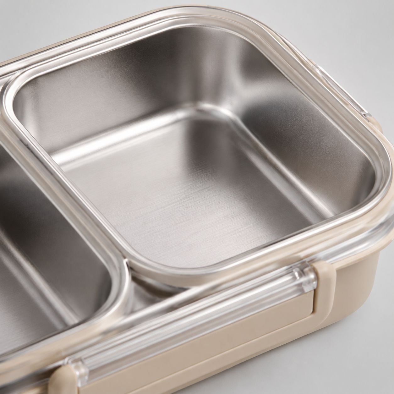 Odor-proof bento box perfect for school and office meals