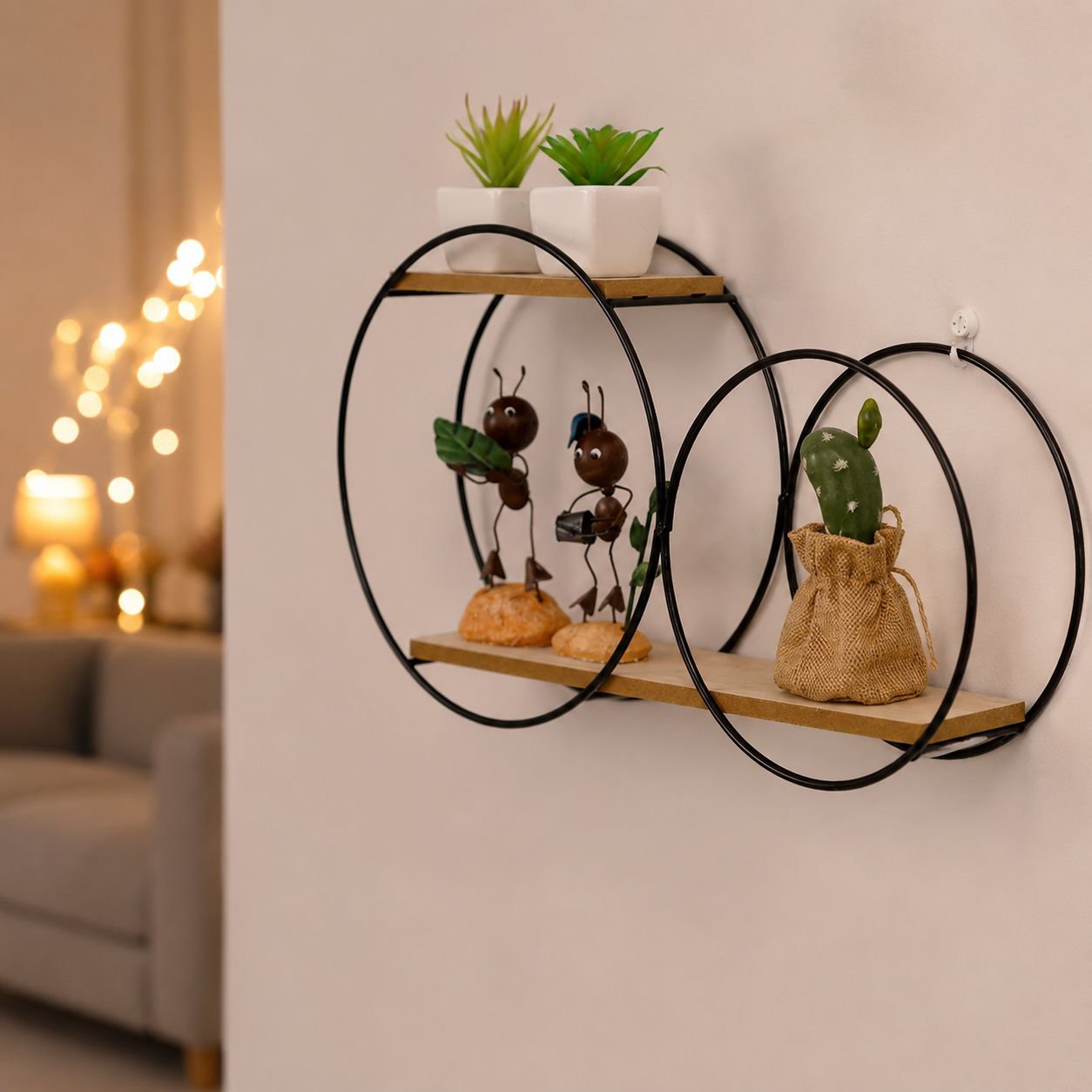 Space-saving wall shelf for small rooms