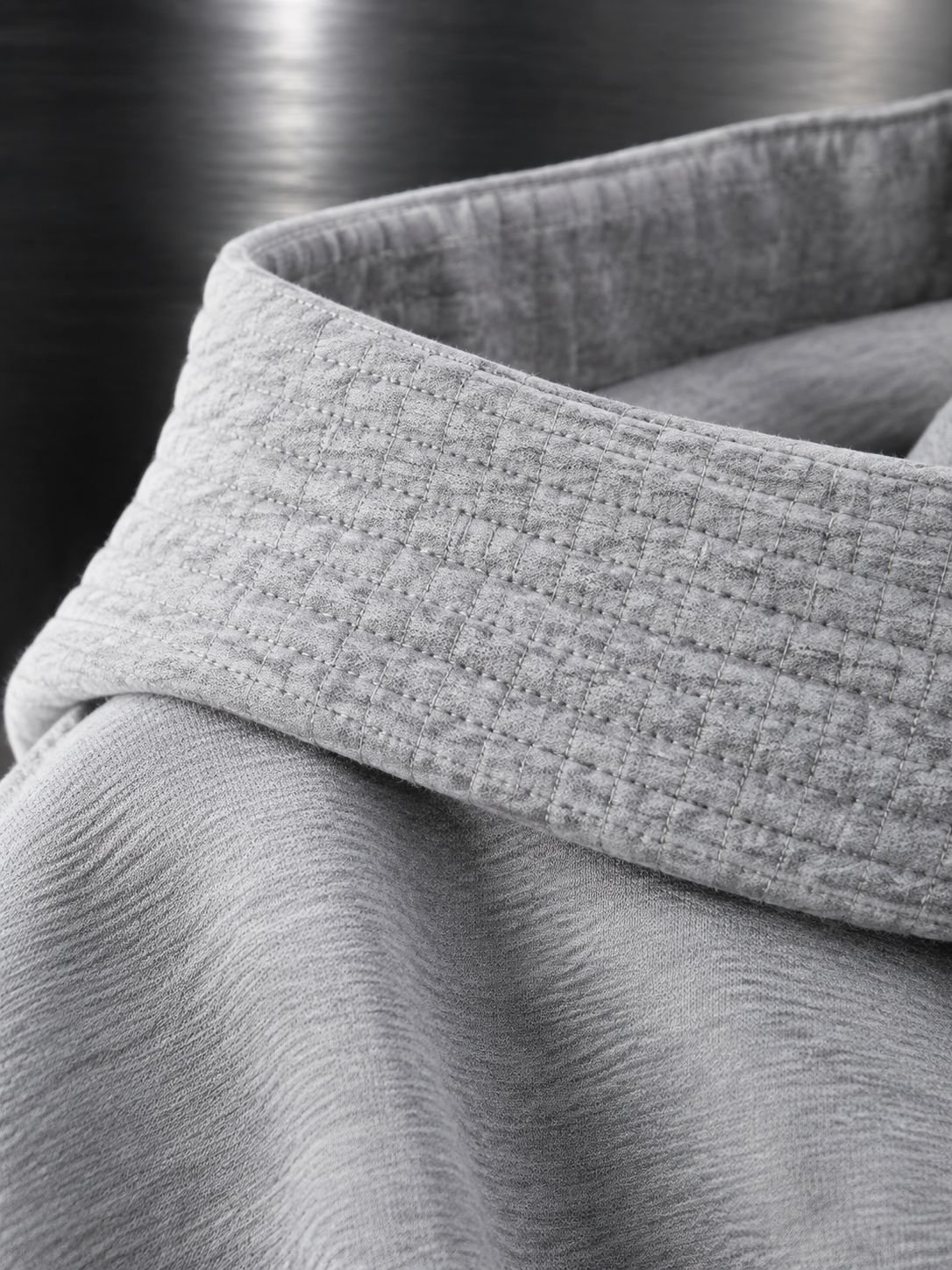 Streetwear Damen Hoodie im Dystopie-Stil