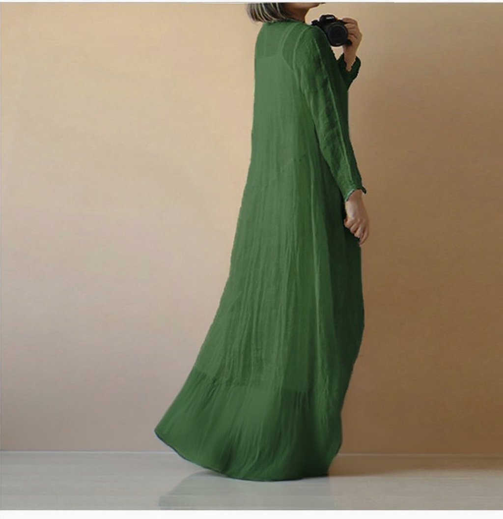 女性モデルが着る最新ワンピーススタイル