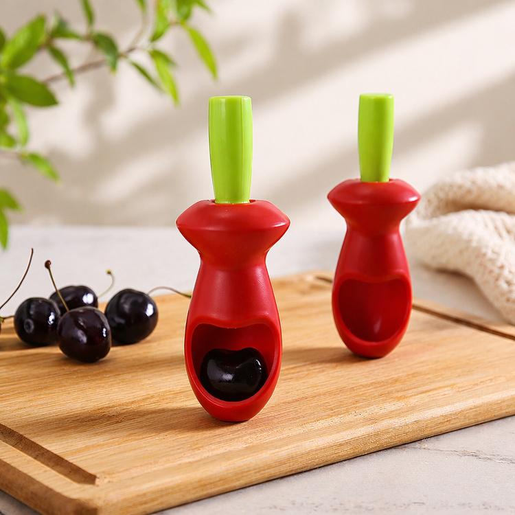 Safe and mess-free cherry pitting tool