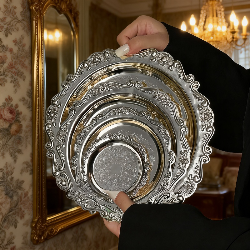 Bandeja decorativa de metal vintage con grabados