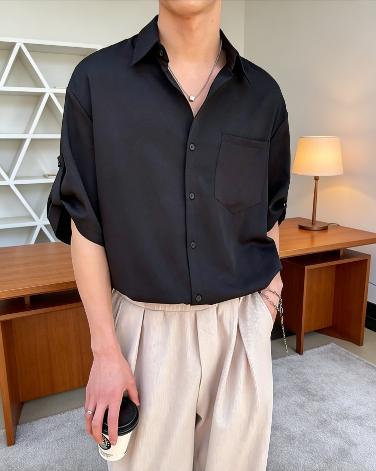 여름 남성 셔츠 뒷모습