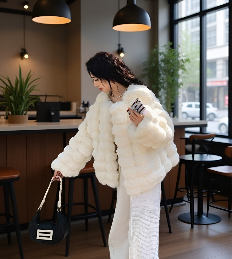 Divatos rövid kabát téli szezonra