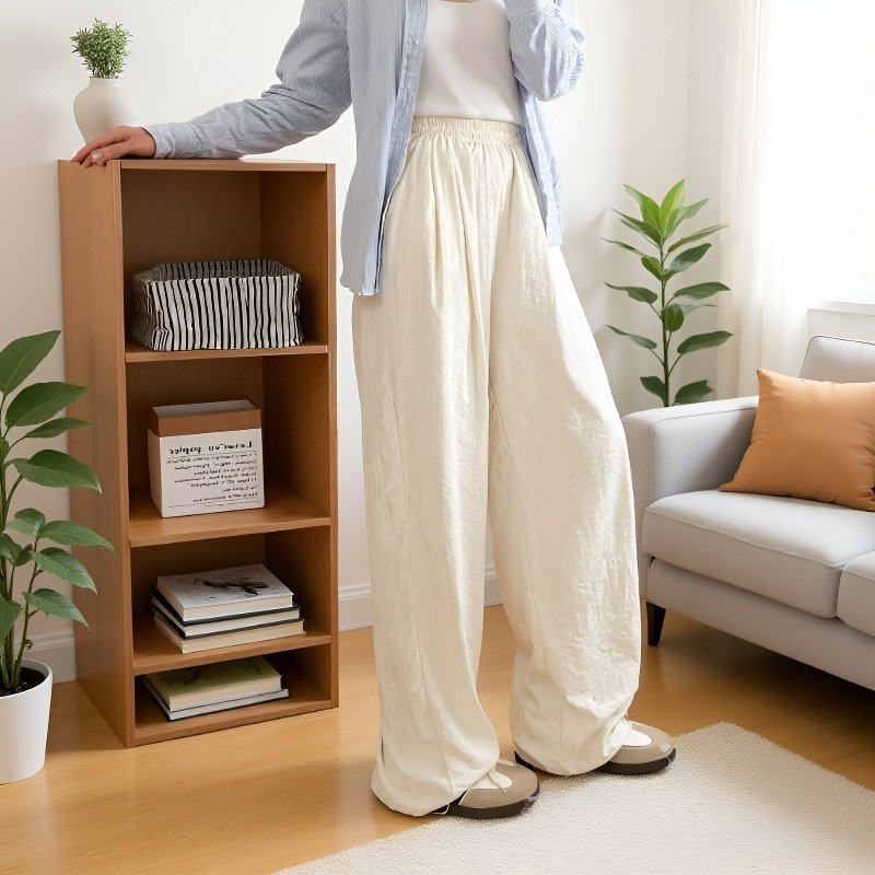 テクスチャードデザインのレイジーパンツディテール