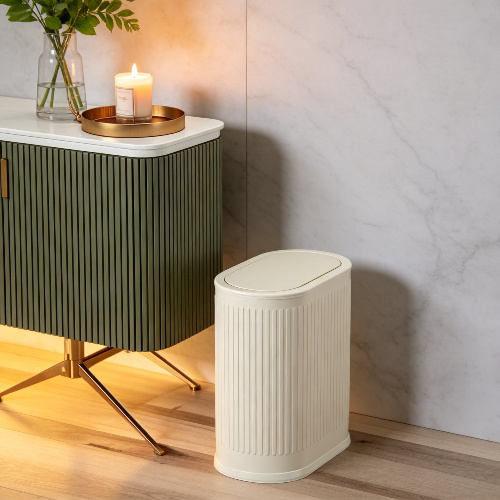 Cubo de basura resistente y elegante para sala de estar