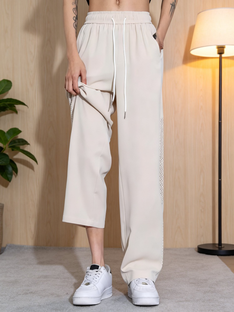 여름용 쿨링 남성 팬츠 착용 모습