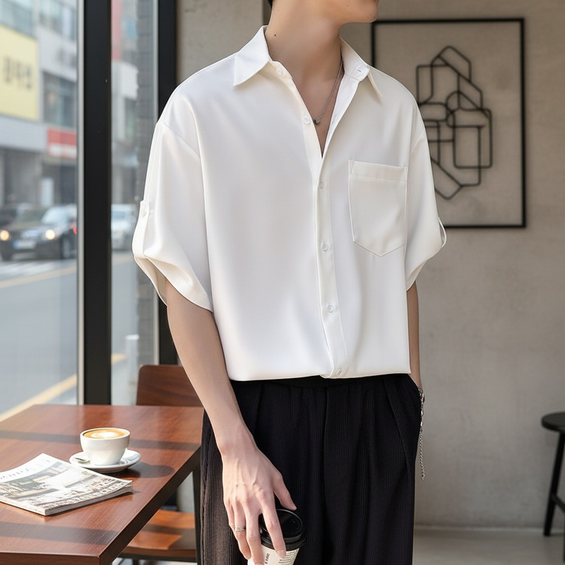 남성 다크 그린 노 아이론 루즈 반팔 셔츠 정면 착용 이미지