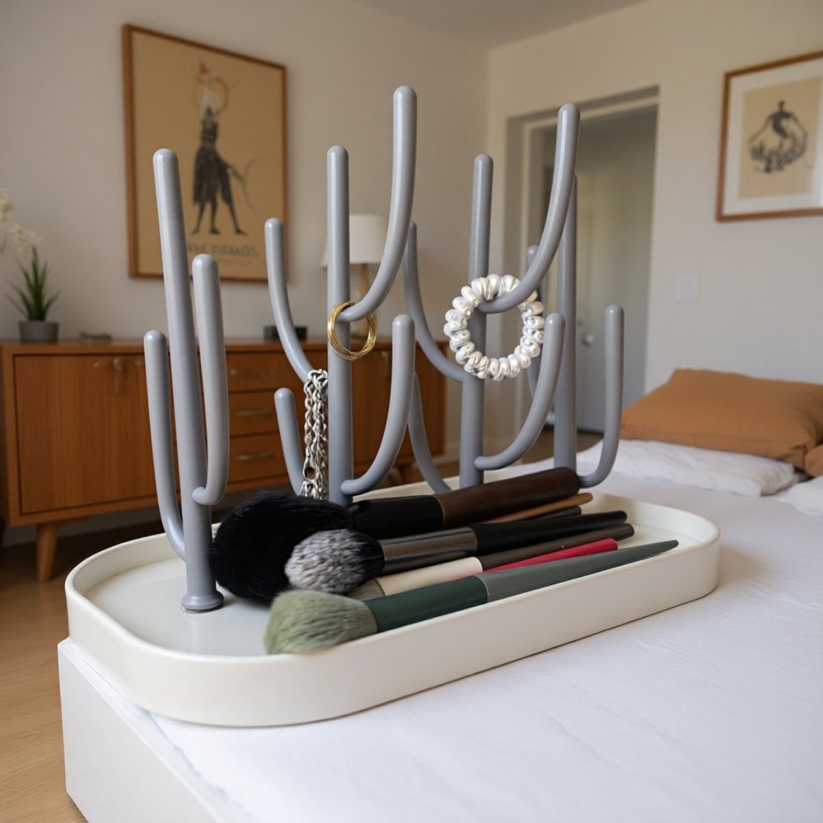 여러 개의 열쇠가 걸린 열쇠걸이