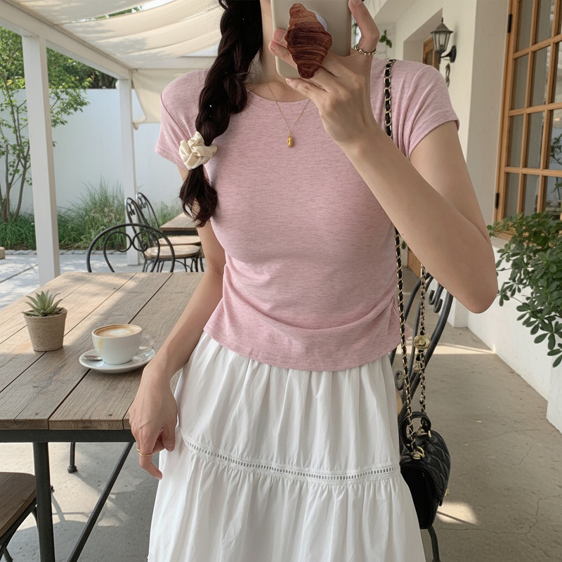 小柄女性向けフリル袖トップス夏コーデ